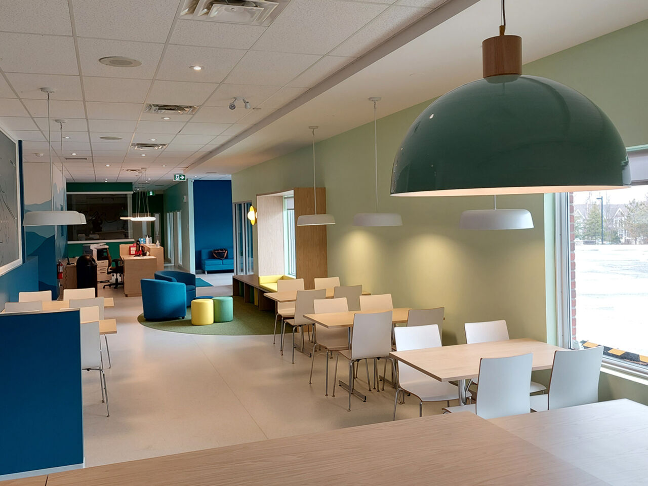Couloir avec signalétique Centre Communautaire de Bromont